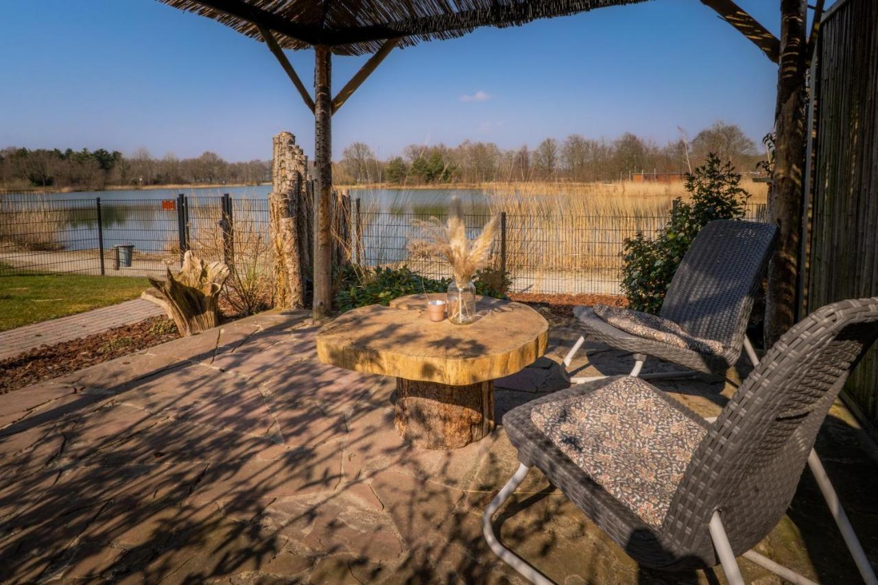 Drents Genieten - Lavendelheide Met Uitzicht Op Het Water Erm