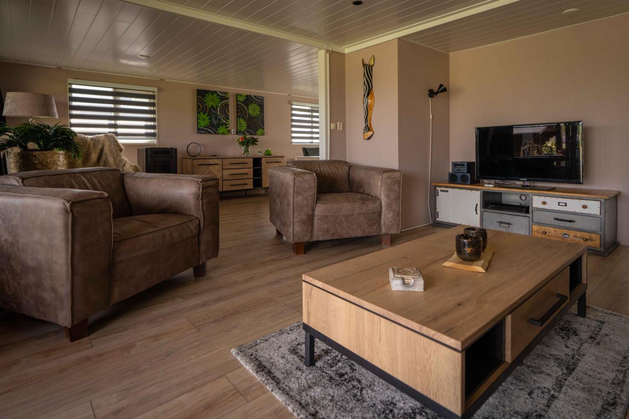 Drents Genieten - Lavendelheide Met Uitzicht Op Het Water Chalet Erm