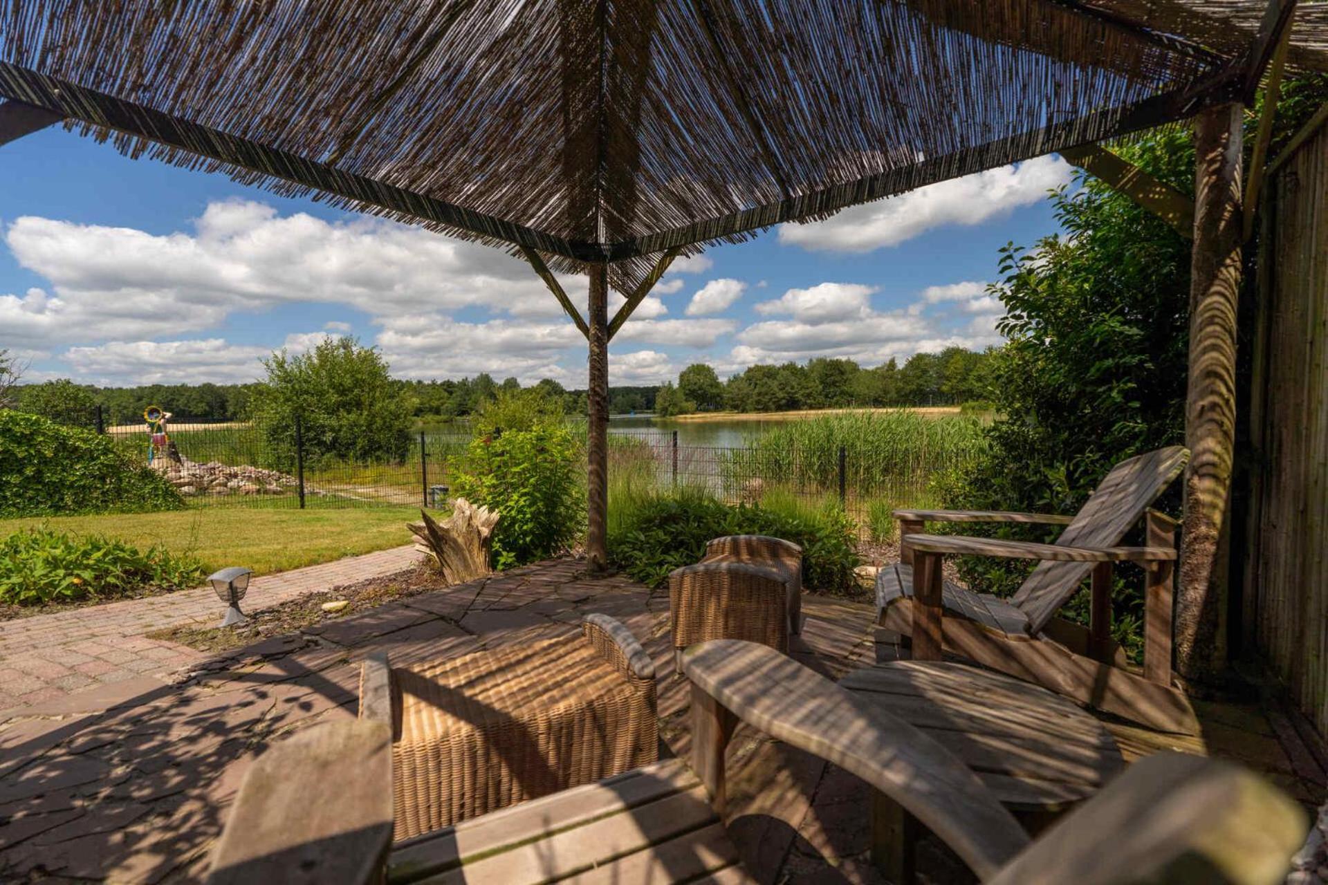Drents Genieten - Lavendelheide Met Uitzicht Op Het Water * Erm